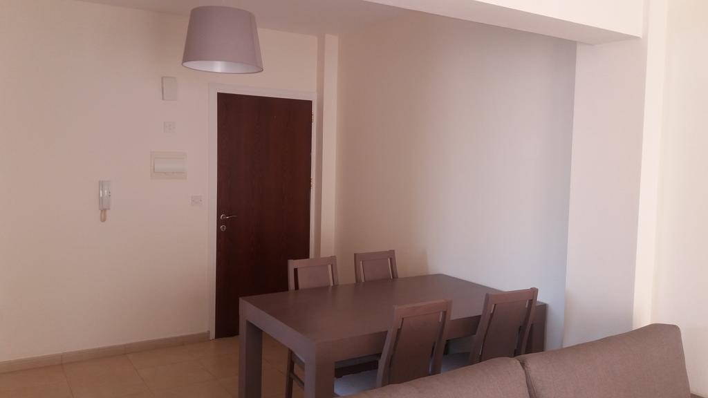 202 Mandritis Court Larnaca Exterior photo