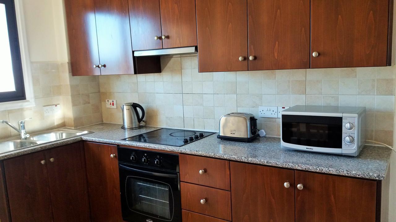 202 Mandritis Court Larnaca Exterior photo